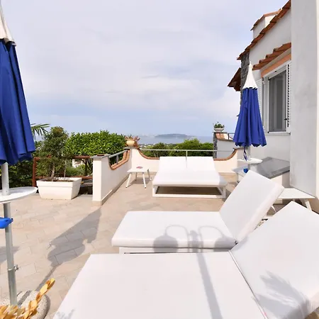 Alojamento de Acomodação e Pequeno-almoço Relais Maison De Charles Ísquia