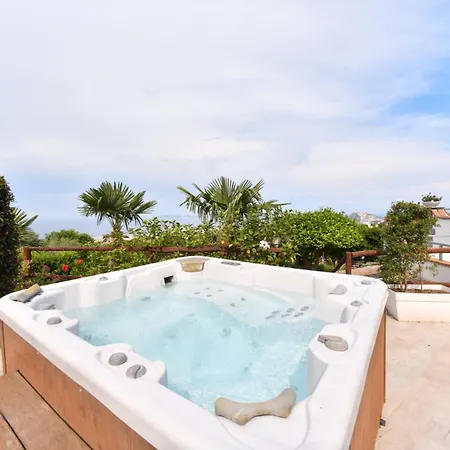 Nocleg ze śniadaniem Relais Maison De Charles 4*