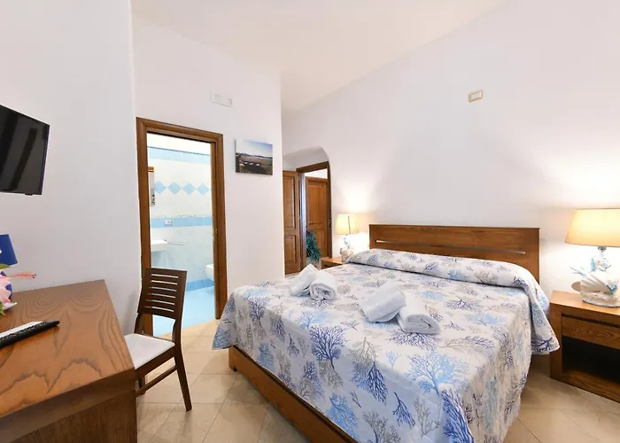 Relais Maison De Charles 4*